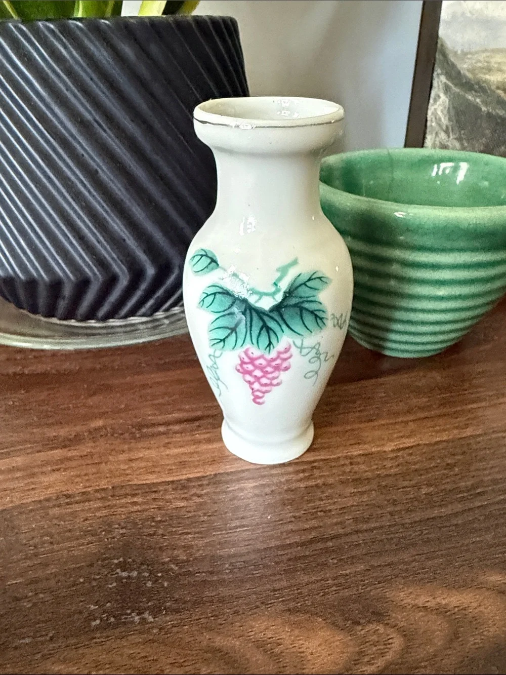 VTG Porcelain Mini Bud Vase with Hand-Painted Grape Motif White / Green & Pink